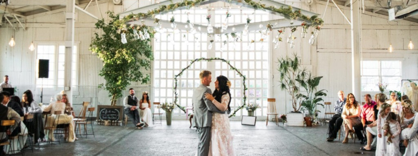 make-a-big-space-feel-intimate-ideal-bride-wedding-directory